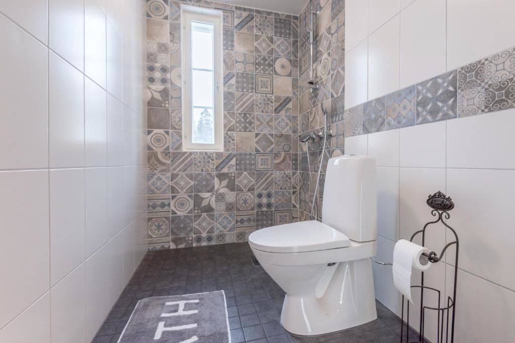 Отели типа «постель и завтрак» Villa Jokivarsi Bed & Breakfast Вантаа-32